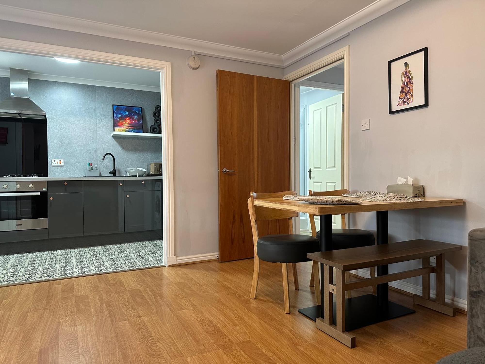 Private Main Door Lovely 2 Bedroom Apartment EDI Exterior foto
