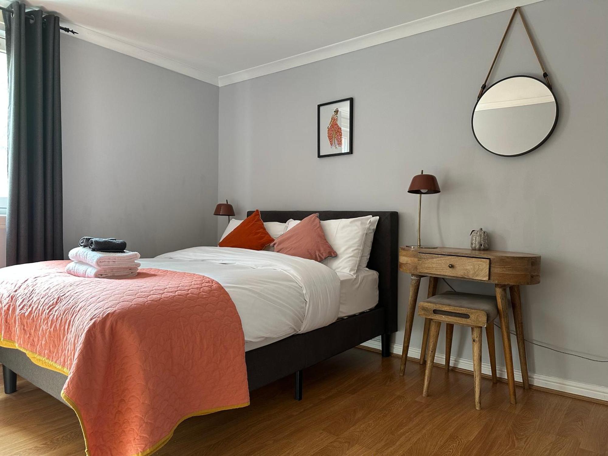 Private Main Door Lovely 2 Bedroom Apartment EDI Exterior foto