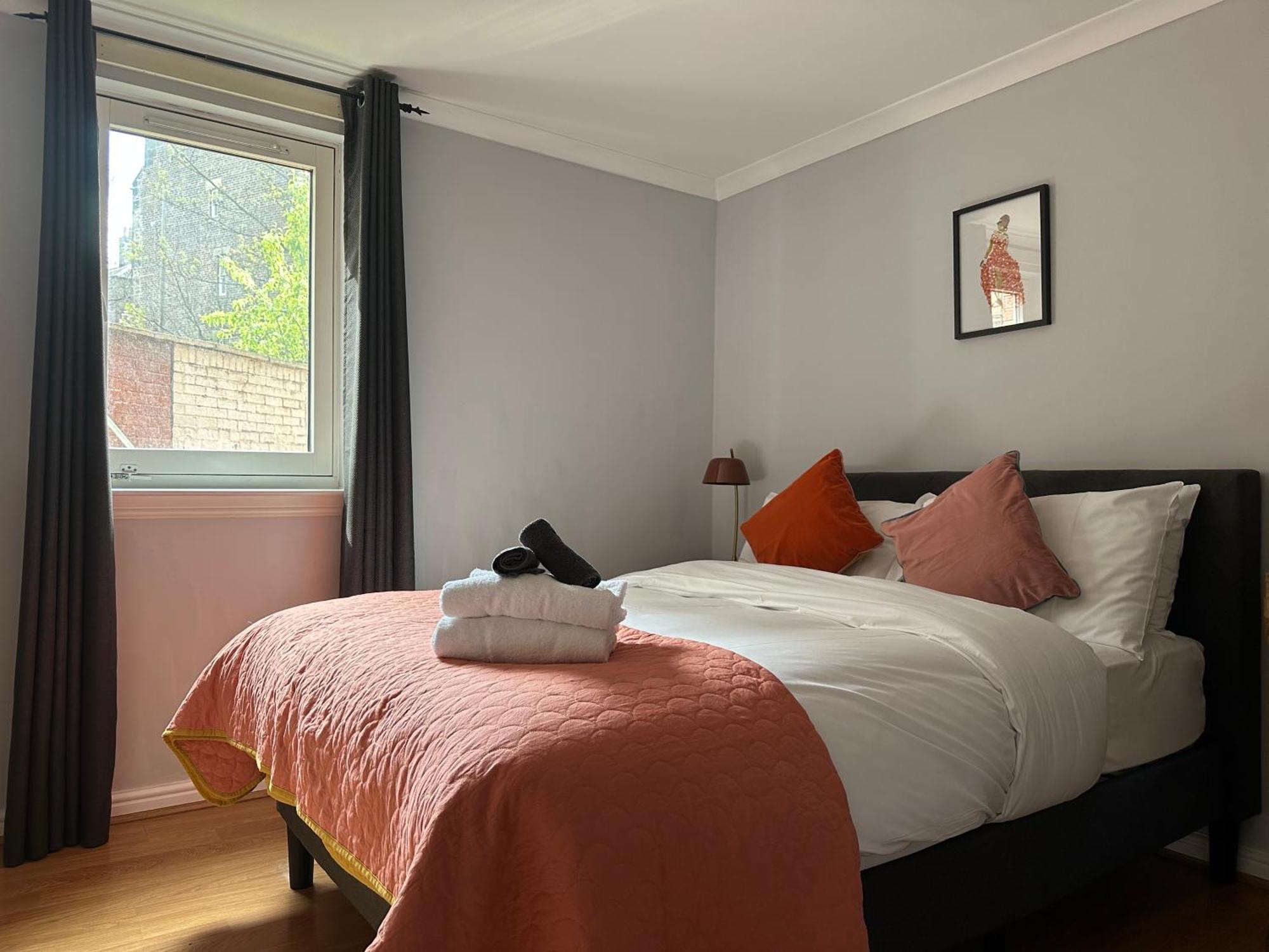 Private Main Door Lovely 2 Bedroom Apartment EDI Exterior foto